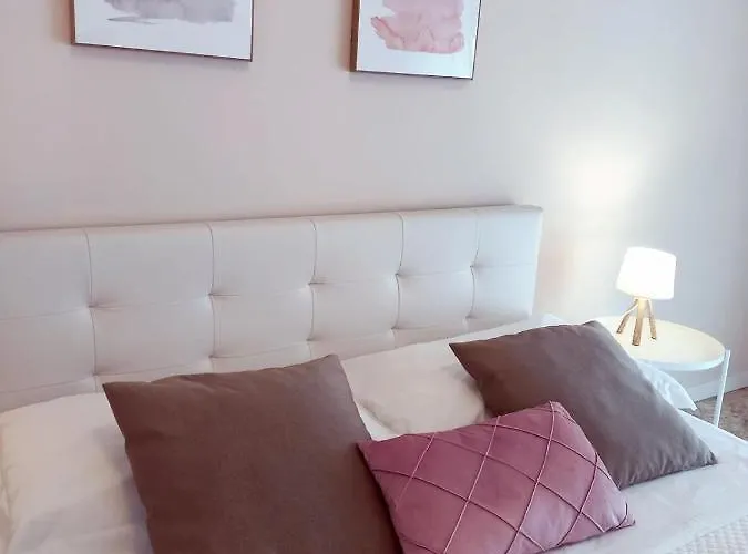 So Fine - Apulian Flats * バーリ