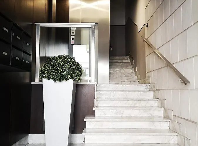 So Fine - Apulian Flats * バーリ